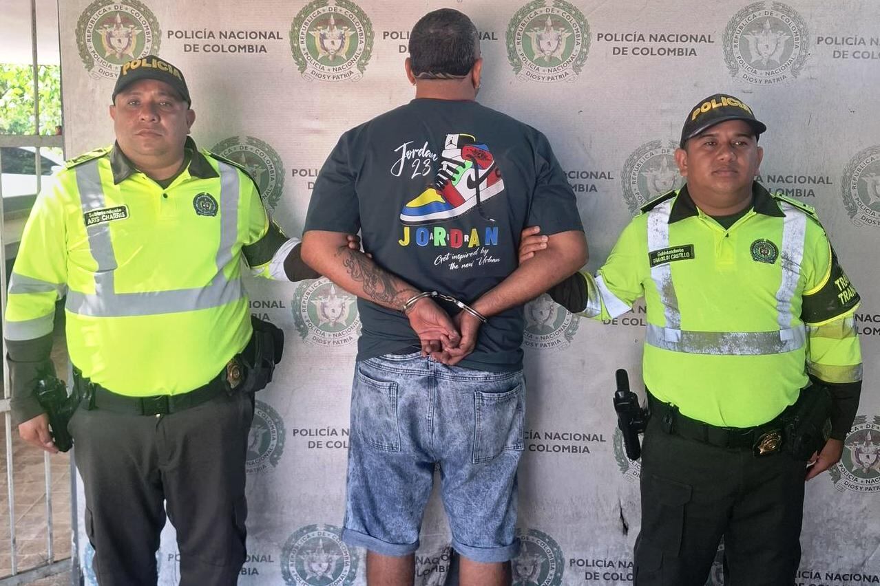 Conductor ebrio causó accidente en la vía Cartagena – Barranquilla y terminó capturado