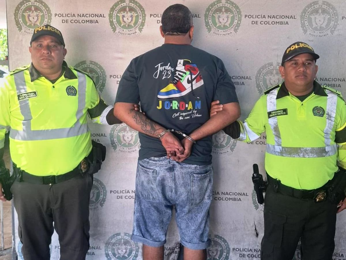 Conductor ebrio causó accidente en la vía Cartagena – Barranquilla y terminó capturado
