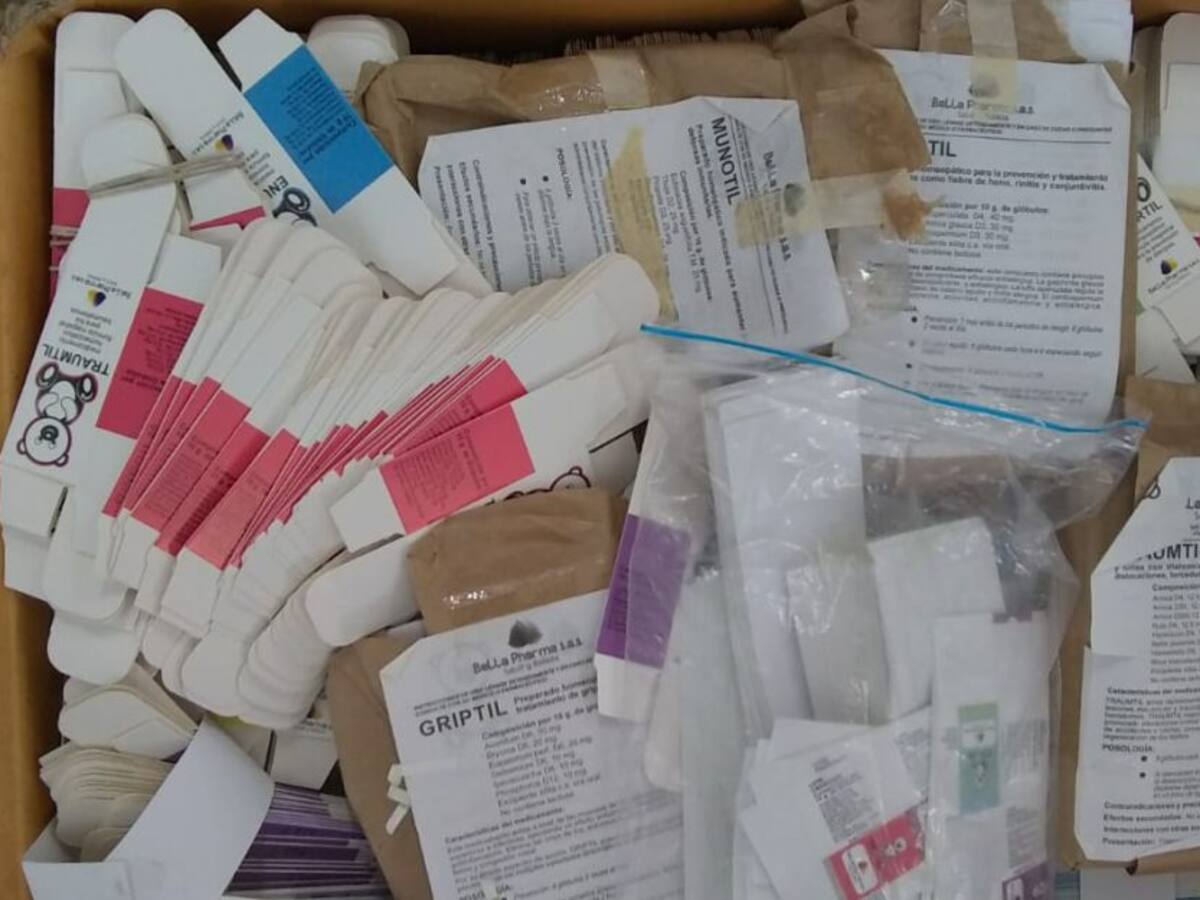 Invima: tarjetas y collares desinfectantes no son seguros para uso humano