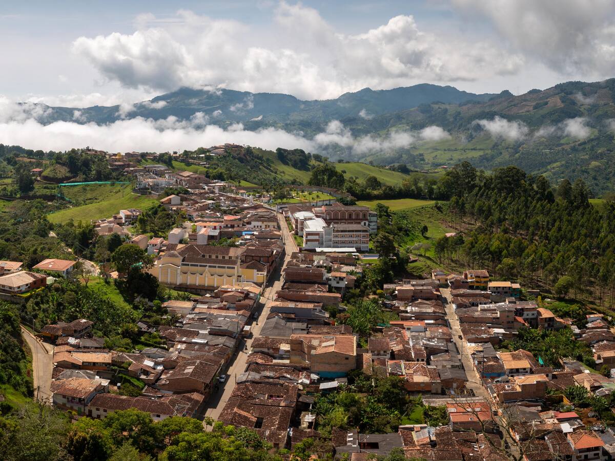 Estos son los 7 ‘pueblitos’ con nombres más extraños de Colombia, según la IA: raros e inusuales