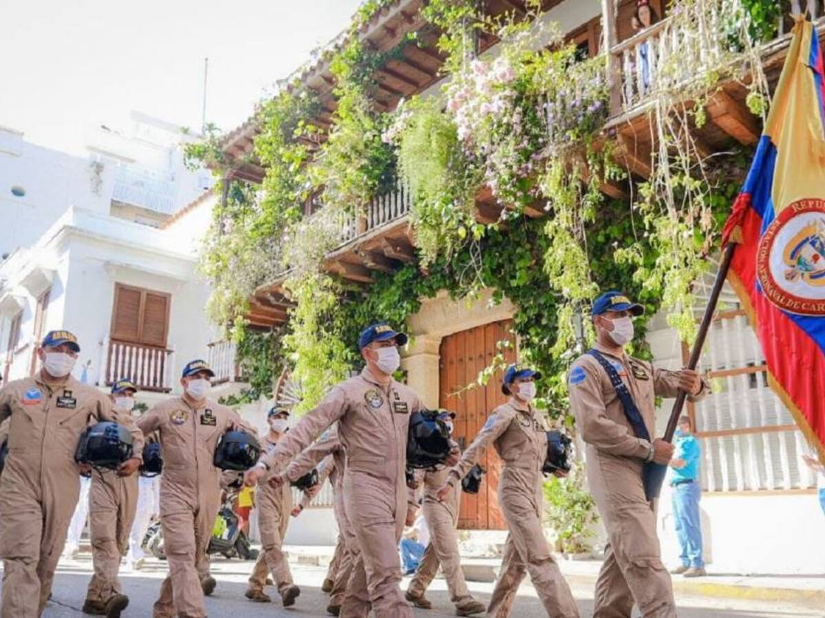 20 de julio: realizaron desfile militar y ofrenda floral en Cartagena