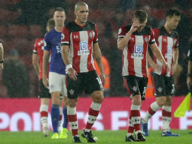 Jugadores y cuerpo técnico del Southampton donan su sueldo tras perder 0-9
