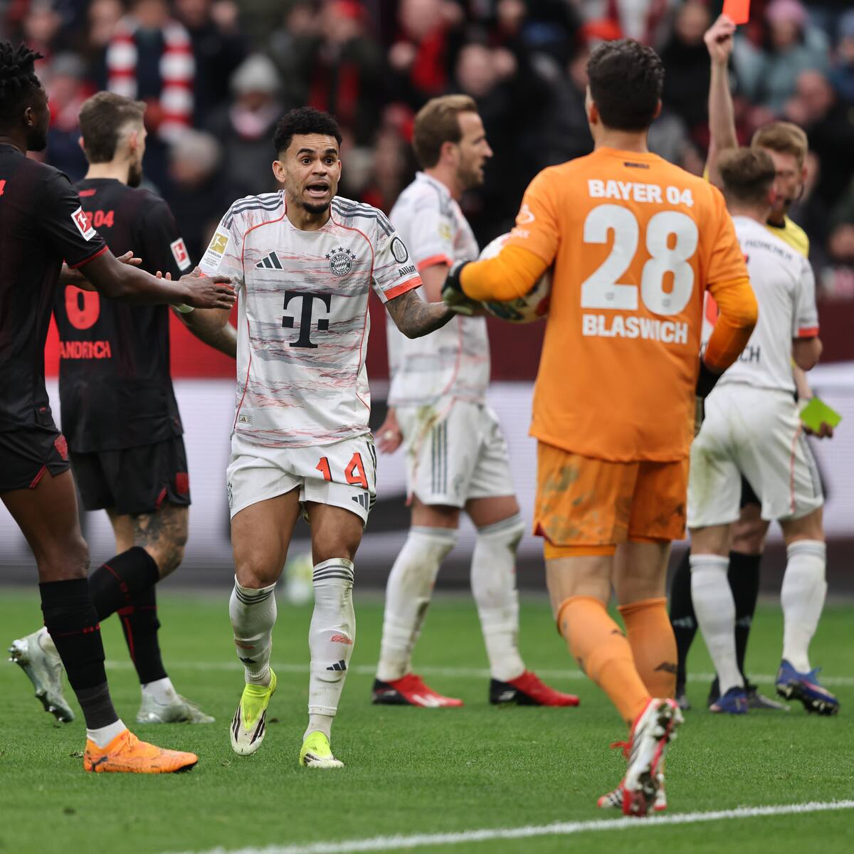 Gol de Luis Díaz y expulsión en caliente partido Bayer Leverkusen vs Bayern Múnich por la Bundesliga