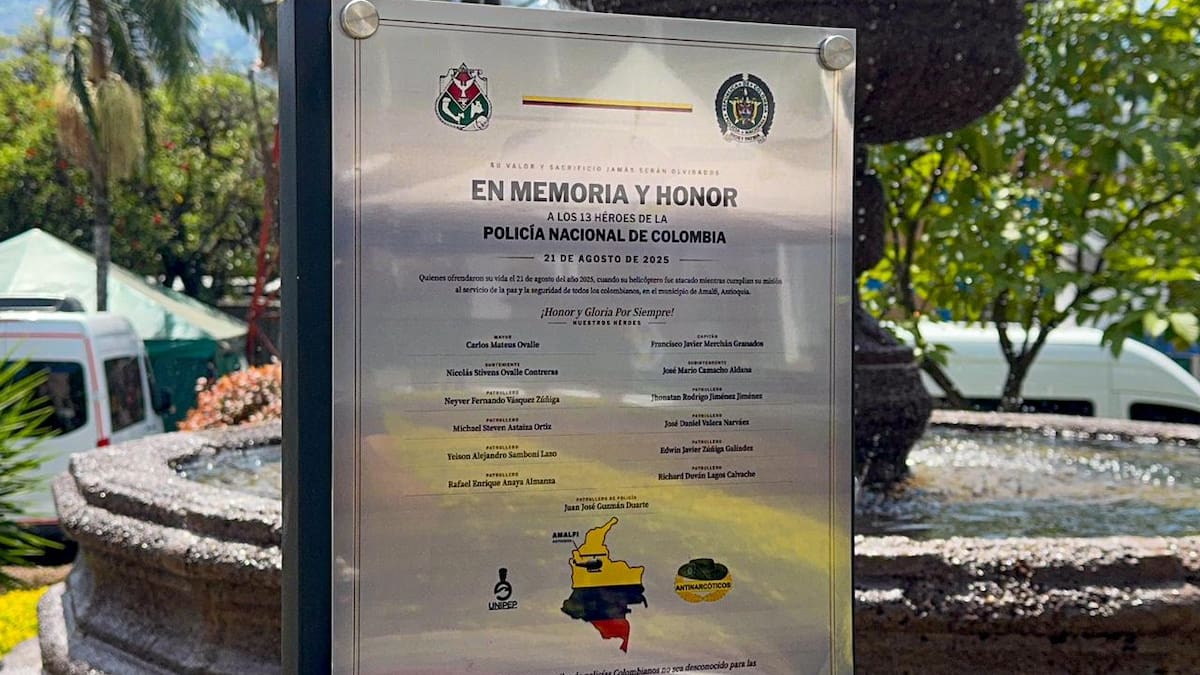 Autoridades conmemoraron un año del asesinato de los 13 policías atacados por el frente 36 en Amalfi