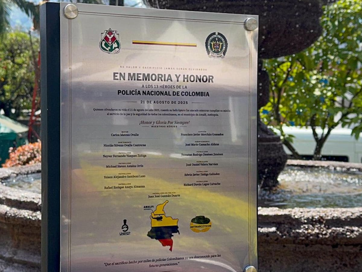 Autoridades conmemoraron un año del asesinato de los 13 policías atacados por el frente 36 en Amalfi