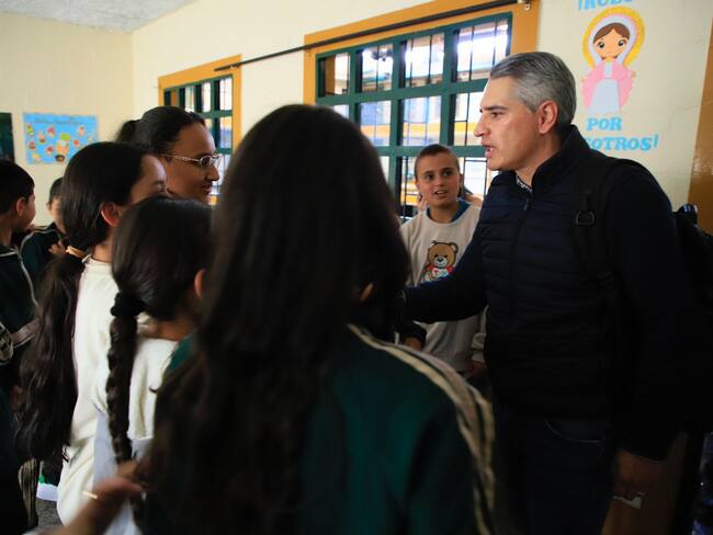 El gobernador de Antioquia pidió proteger a los menores del microtráfico