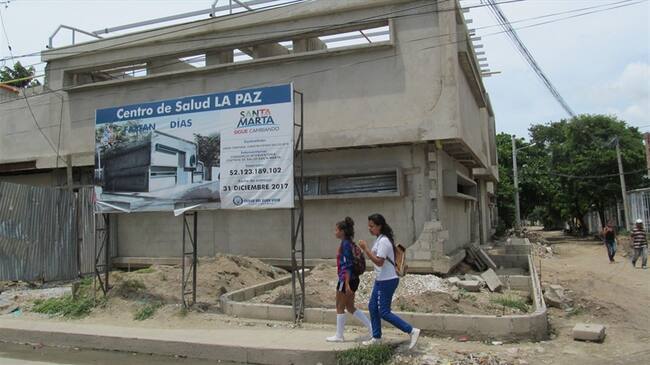 Un nuevo plazo para la puesta en servicio de los centros de salud de Santa Marta, intervenidos desde hace casi tres años, fue anunciado por la Alcaldía. Foto: Lizbeth Rodríguez (W Radio)