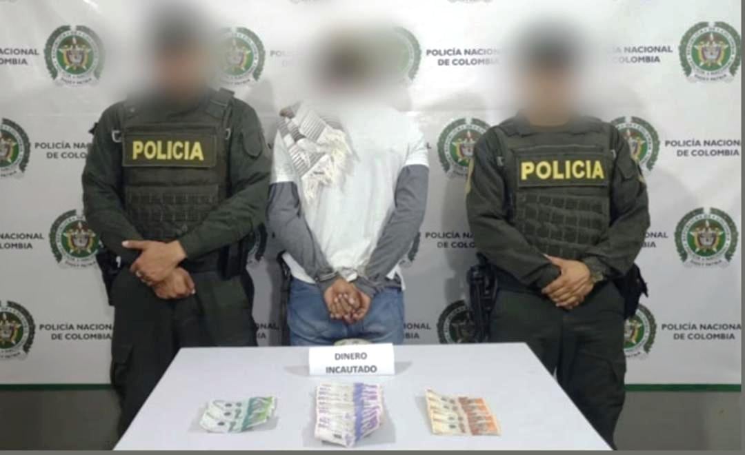 Cayó por ofrecer plata a la patrulla