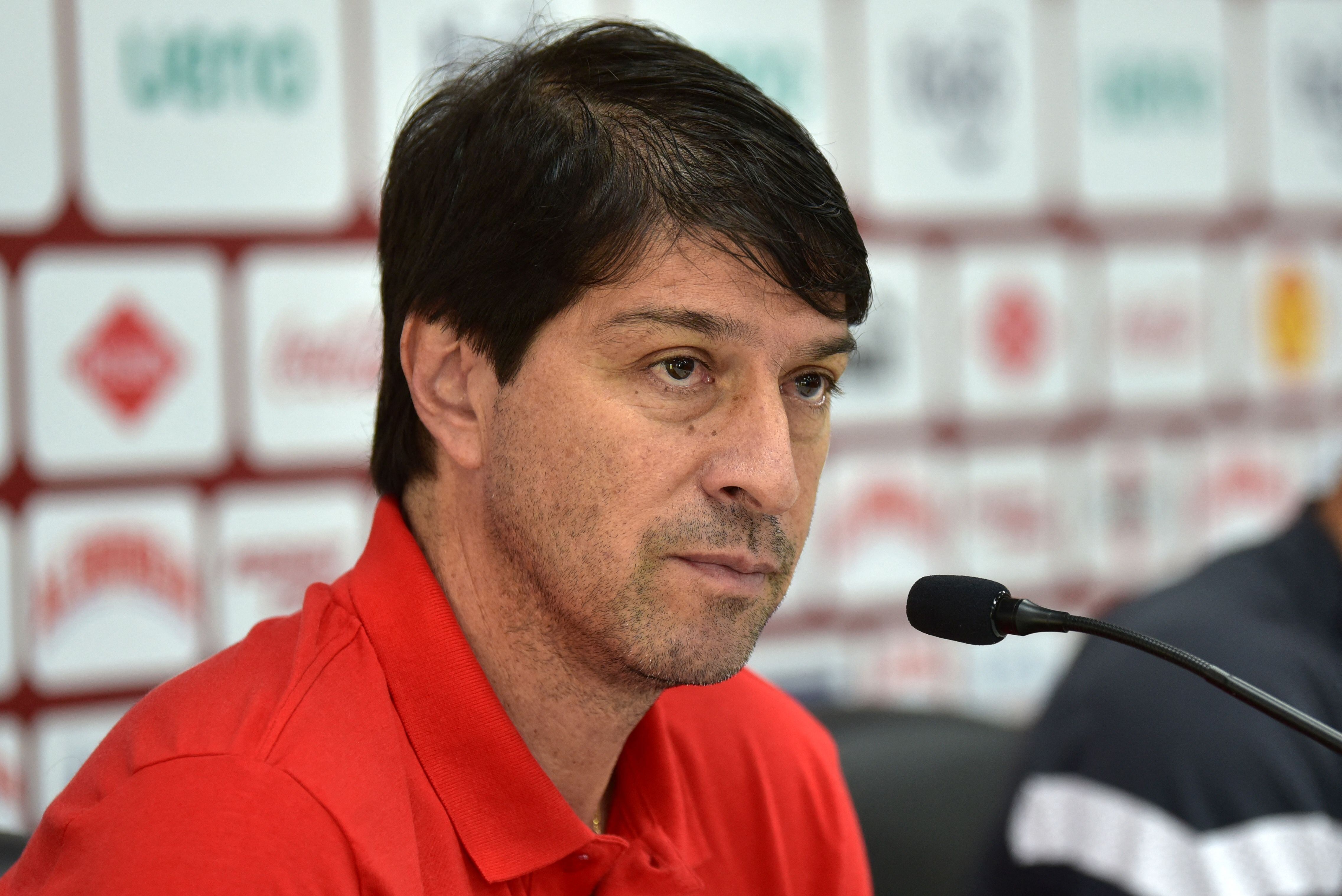 Daniel Garnero, entrenador de Paraguay, durante la rueda de prensa previo al partido ante Colombia. (Photo by NORBERTO DUARTE / AFP) (Photo by NORBERTO DUARTE/AFP via Getty Images)