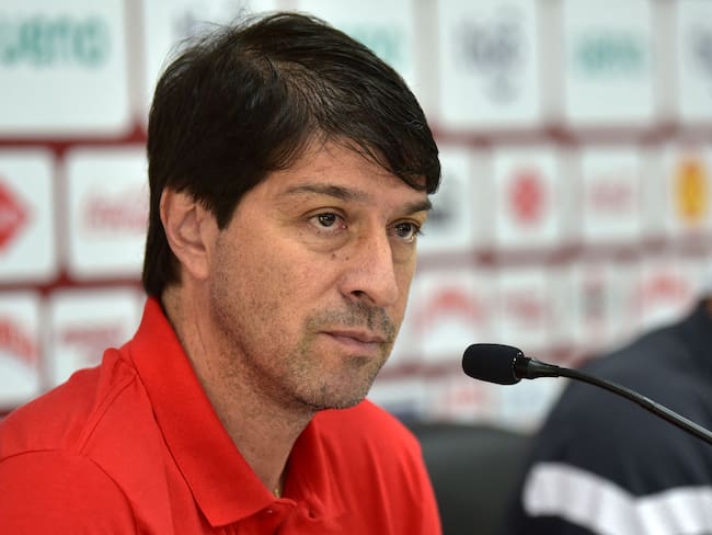 Daniel Garnero, entrenador de Paraguay, durante la rueda de prensa previo al partido ante Colombia. (Photo by NORBERTO DUARTE / AFP) (Photo by NORBERTO DUARTE/AFP via Getty Images)