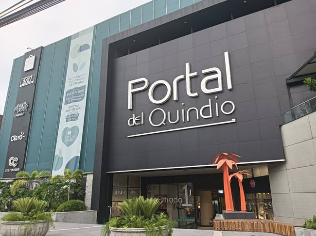 Centro Comercial Portal del Quindío, reabrió sus puertas luego de un mes de cierre por el terremoto. Foto: Adrián Trejos