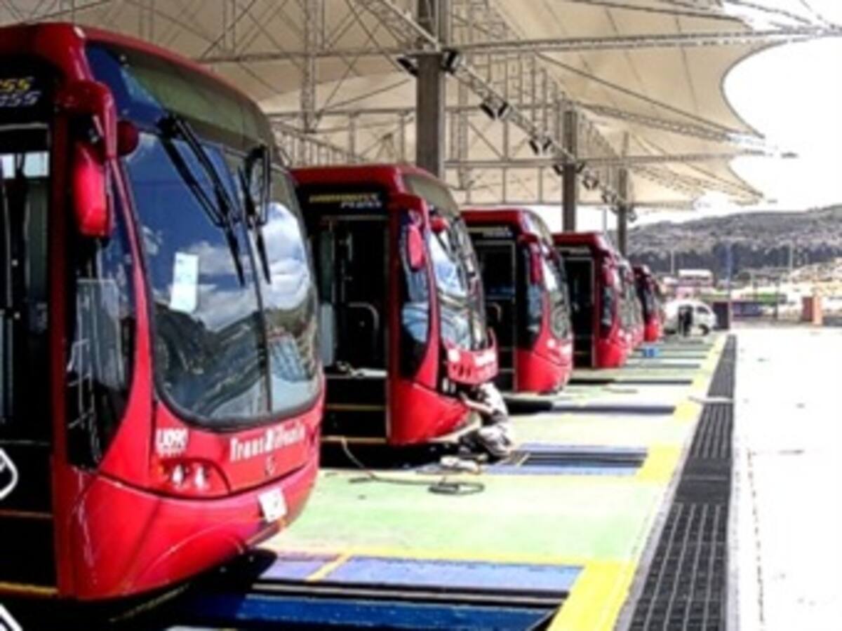 Articulados de Transmilenio están a punto de cumplir con el límite de vida útil: Distrito