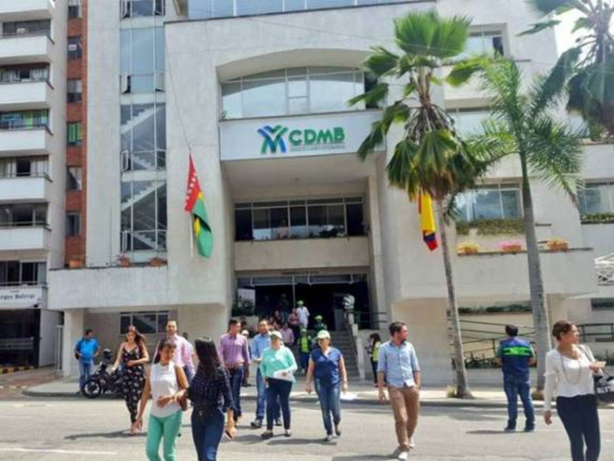 Procuraduría inhabilitó a funcionaria de la Cdmb por apoyo político a Fredy Anaya