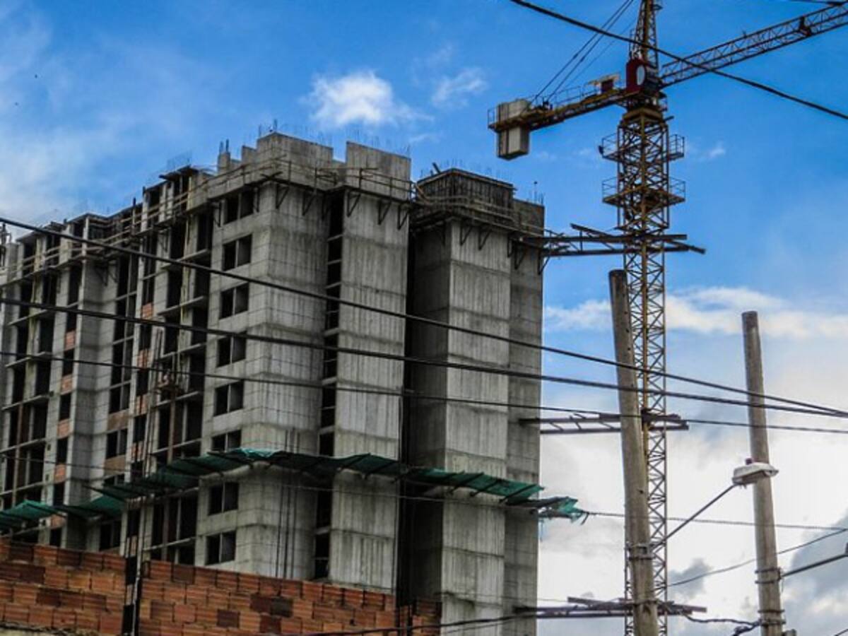 Gobierno y gremios consideran que la construcción continuará generando empleo