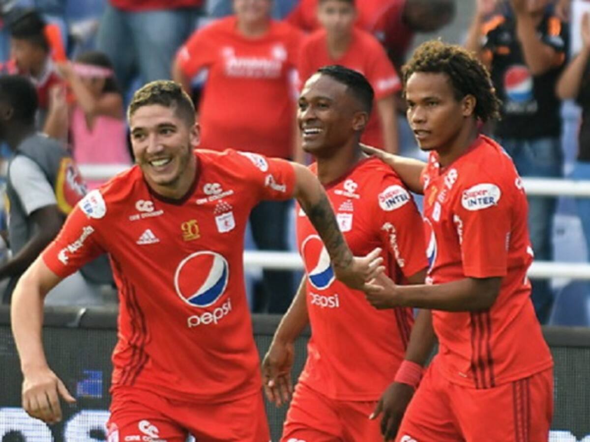 'Polilla' Da Silva debuta con triunfo y América toma un respiro