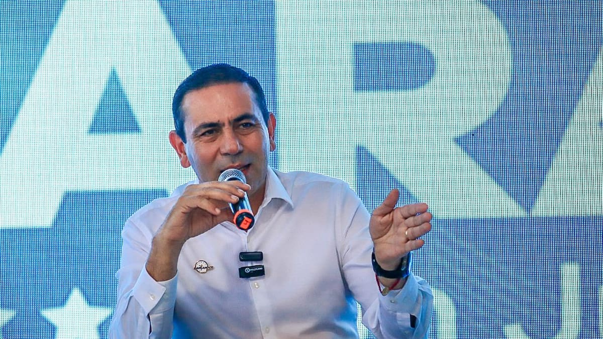 Gobernador de Santander pidió renuncia protocolaria a todo su gabinete
