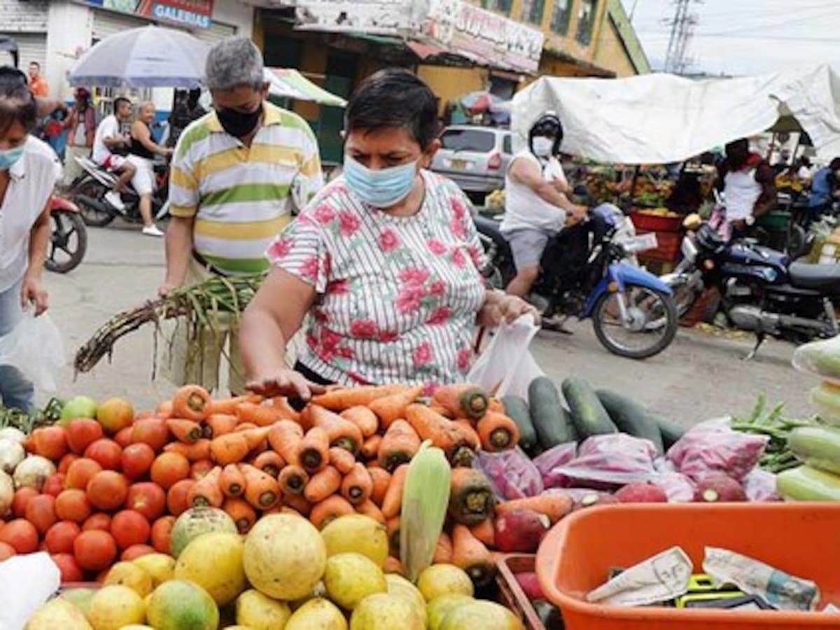Comerciantes de Plazas Distritales en Bogotá denuncian cobros excesivos y exigen diálogo con el IPES
