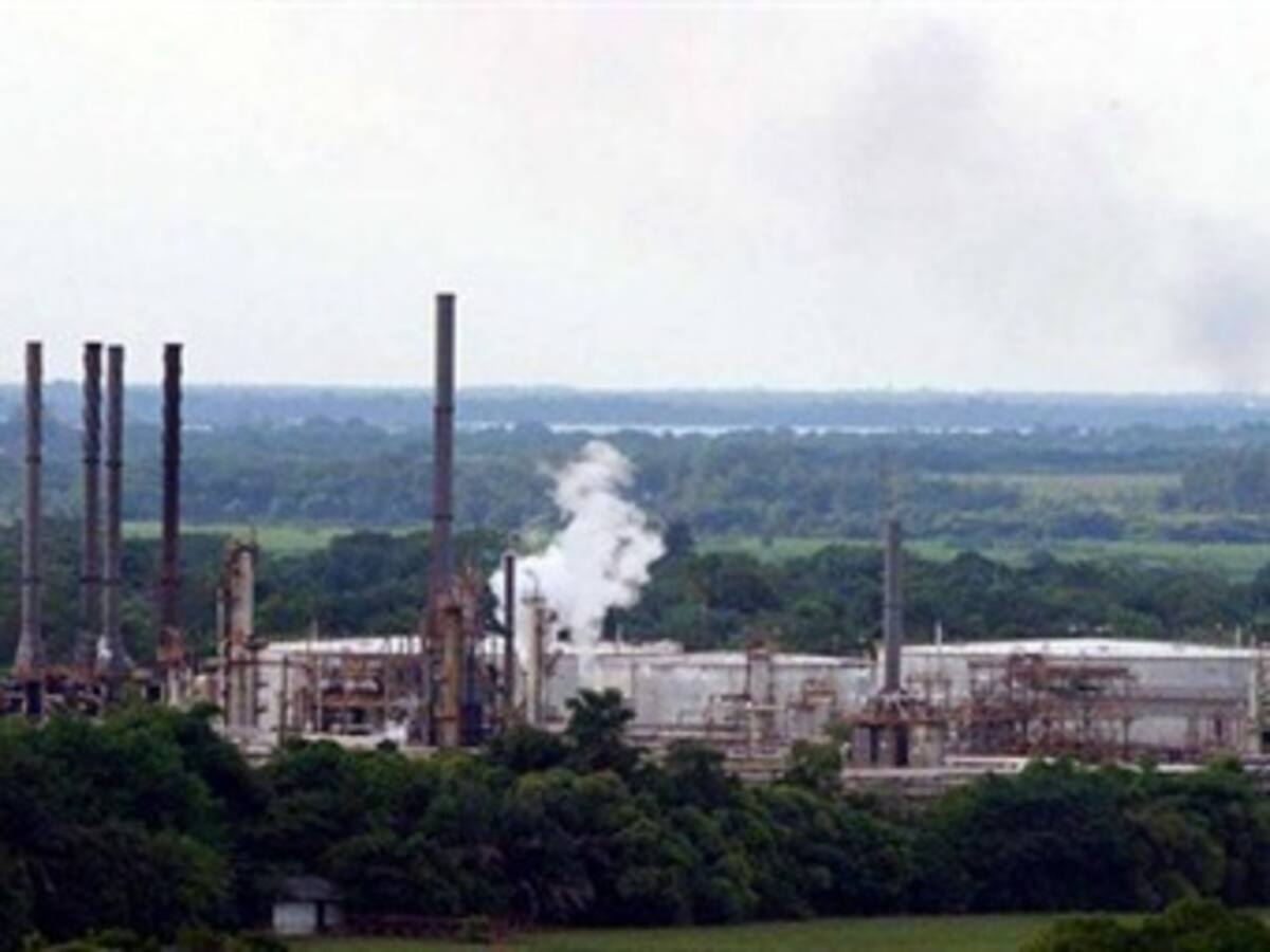 Producción de petróleo en octubre no llegó al millón de barriles