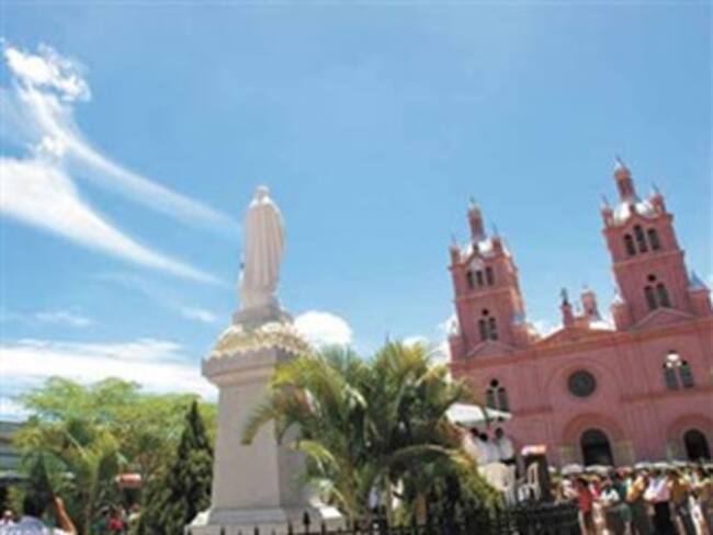 Buga le reza al Cristo de las Aguas