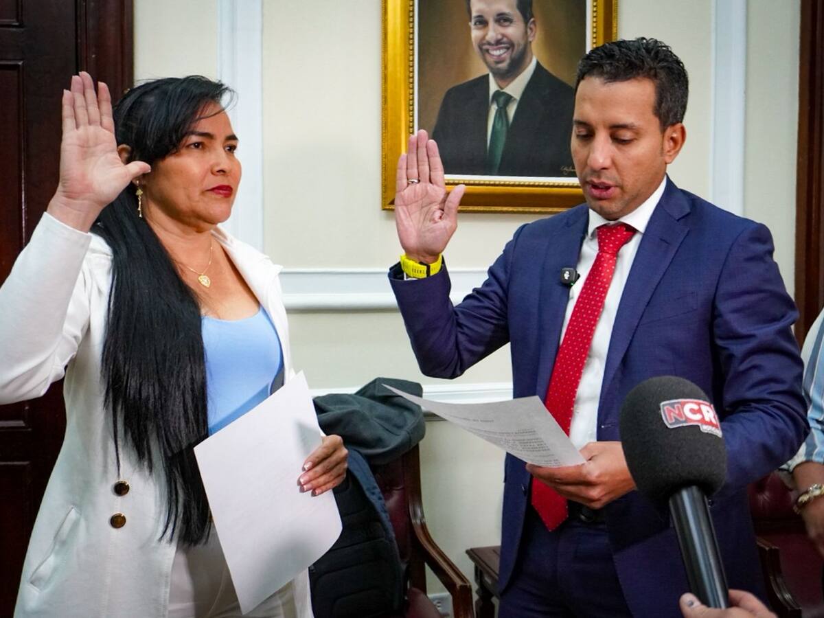 Amanda López asume curul de paz en reemplazo de Diógenes Quintero