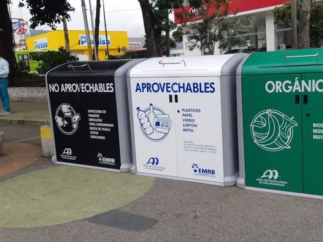 Instalan nuevos contenedores de basura en el área metropolitana