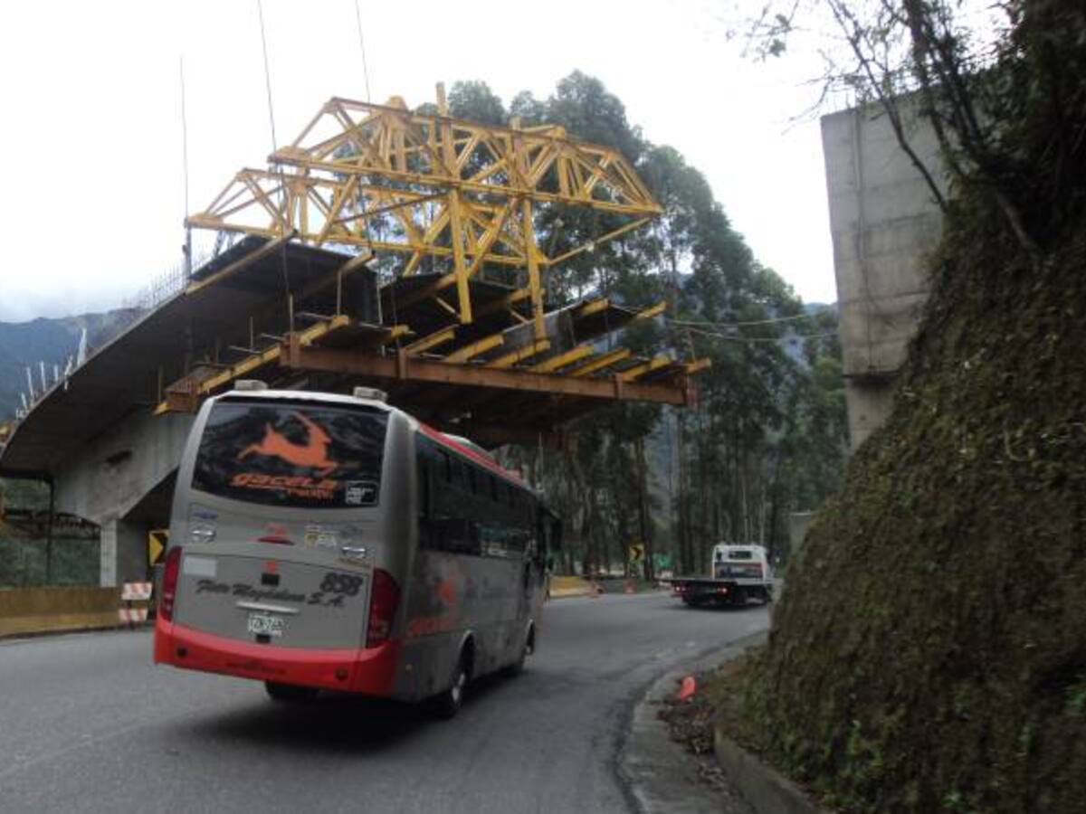 10.000 vehículos diarios se esperan se movilicen por La Línea: Invias