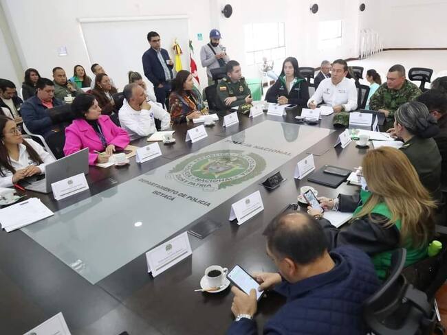 Gobernador Carlos Amaya instala Puesto de Mando Unificado, empodera a la Defensoría del Pueblo y decreta alerta amarilla hospitalaria en respuesta al paro de transportadores en Boyacá.