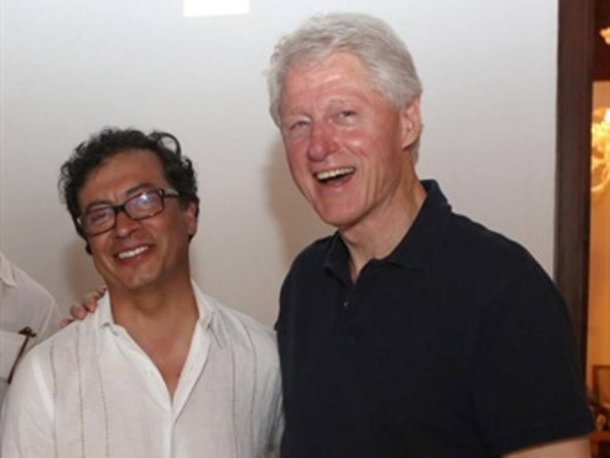 Petro y Clinton se reúnen en Cartagena para hablar de transporte eléctrico