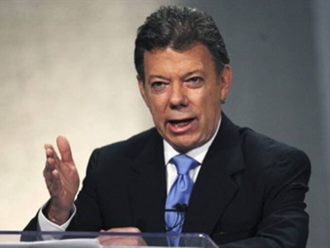 Santos anuncia que en 15 días se inician conversaciones con las Farc