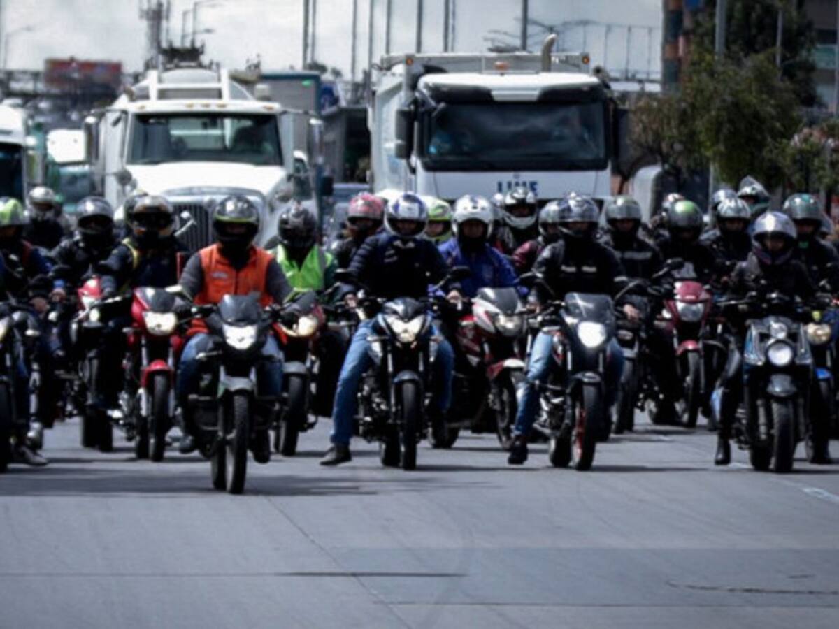 Alcaldía Bogotá publicó decreto para comentarios sobre parrillero en moto