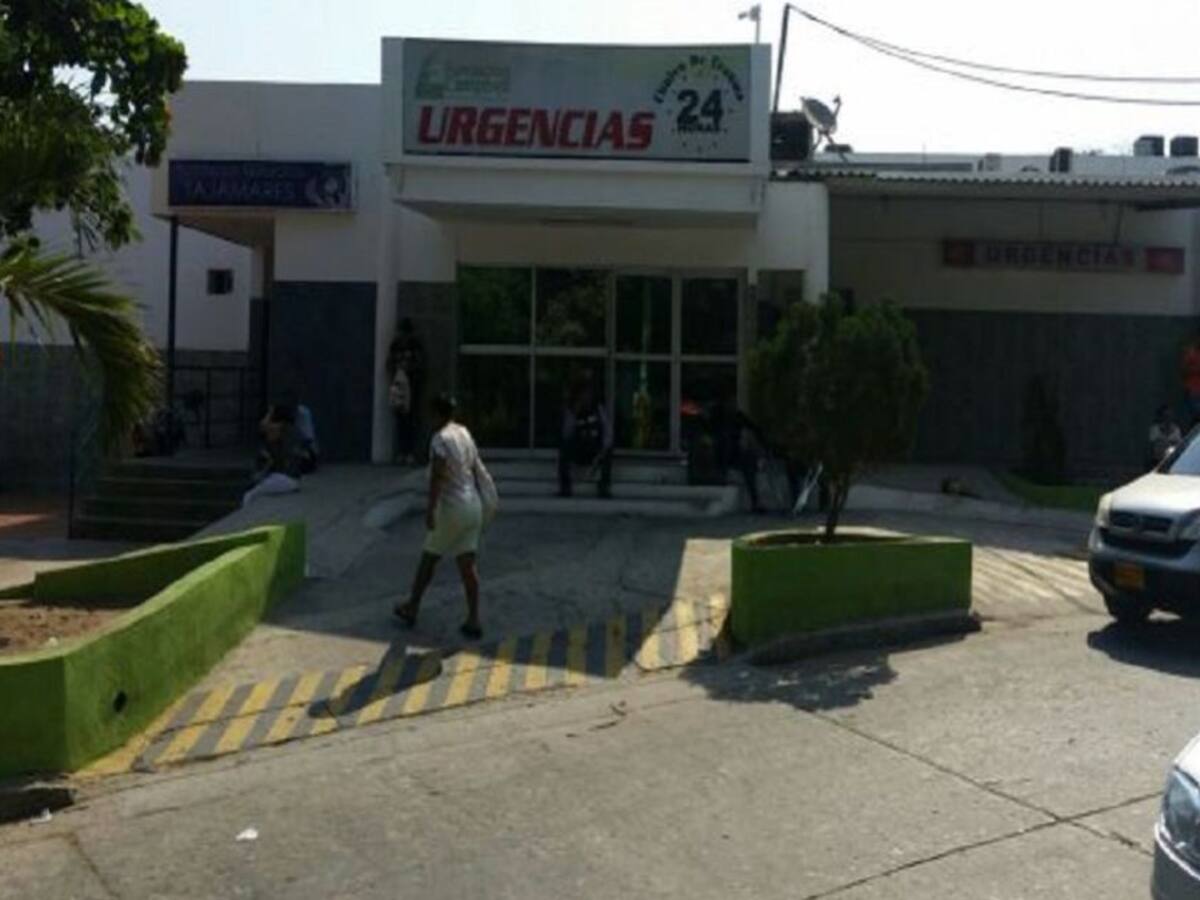 Ambulancias niegan atención a hombre que cayó a un arroyo en Barranquilla