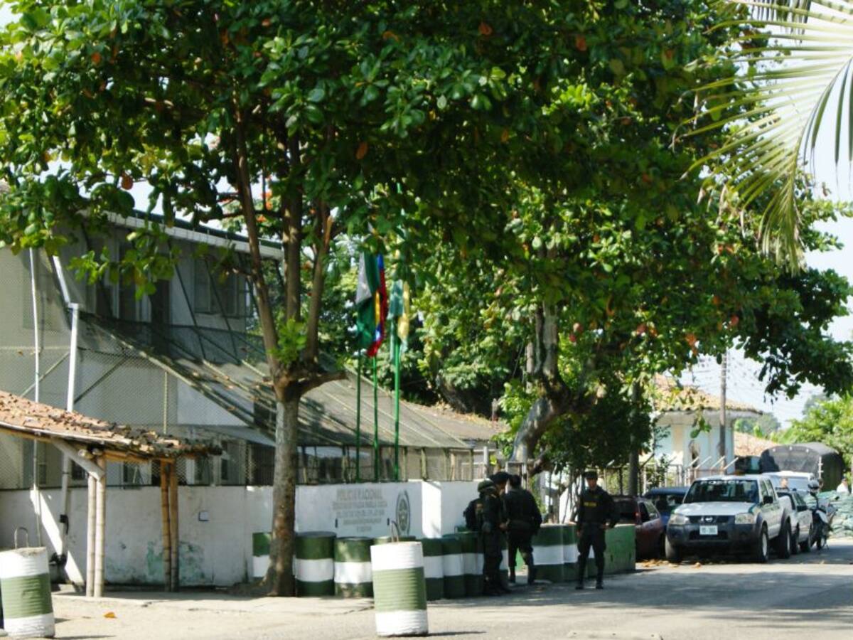 Presunto estafador intentó quitarse la vida en una estación de Policía