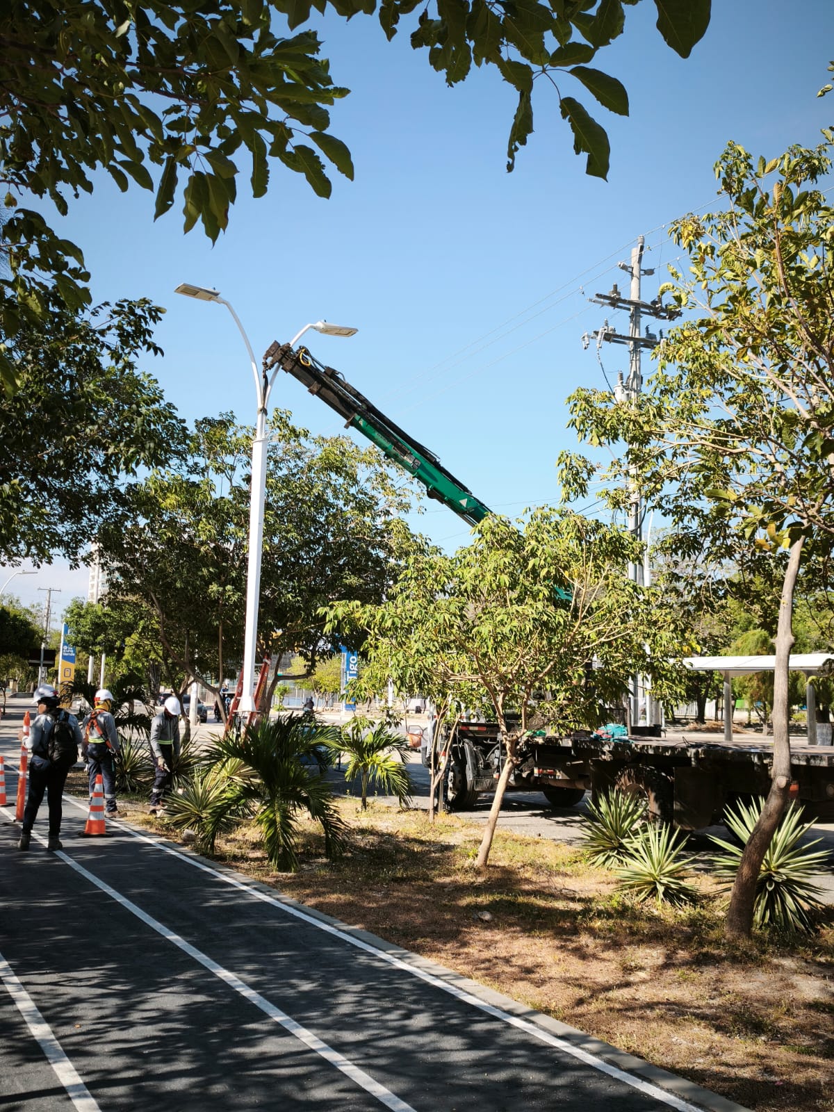 Santa Marta avanza en la modernización del alumbrado público con más de 10 mil reportes solucionados/ Alcaldía de Santa Marta.