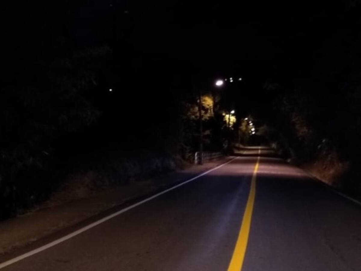 VIDEO: denuncian falta de alumbrado público vía Bucaramanga - Girón