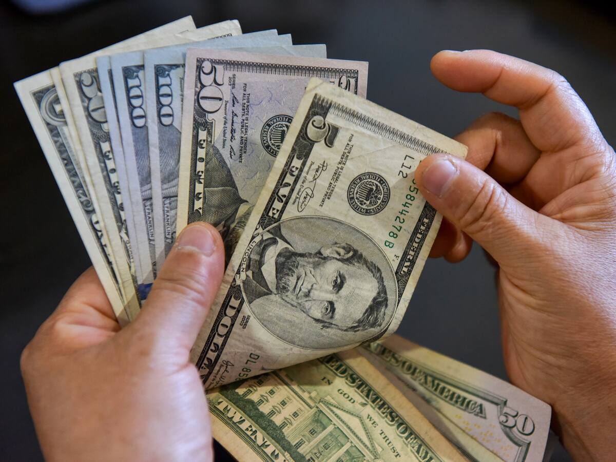 Precio del dólar HOY 15 de noviembre en Colombia: ¿subió o bajó?