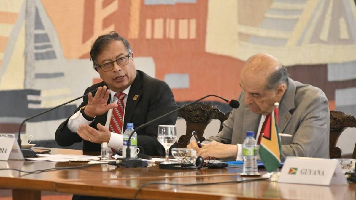 Presidente Petro anuncia que Colombia se reintegra a la Unasur