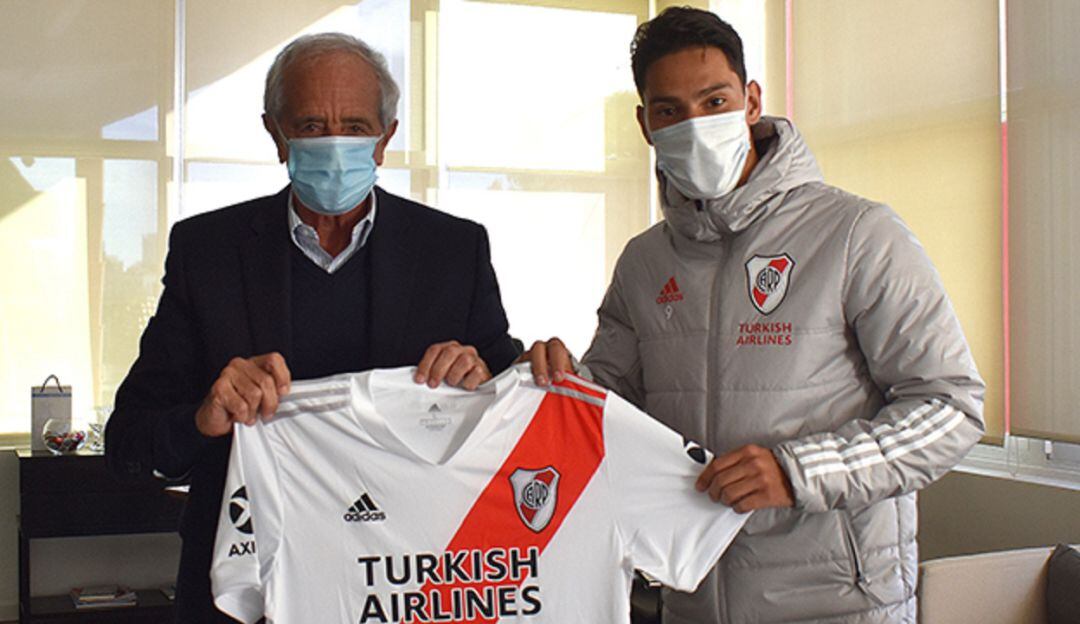 Flabian Londoño, delantero colombiano de River Plate surgido en las divisiones inferiores del equipo.