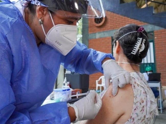 Bucaramanga comenzará vacunación en los barrios