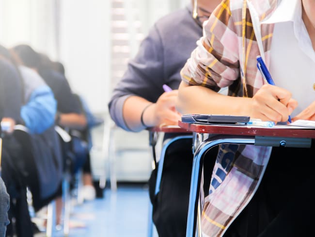 Denuncian a la Universidad Pedagógica por terminación de becas sin previo aviso