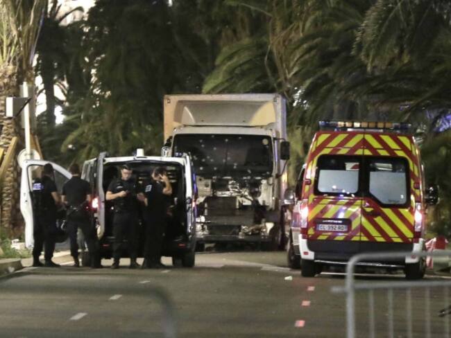 [Fotos] 84 muertos tras ataque con camión en Niza, Francia