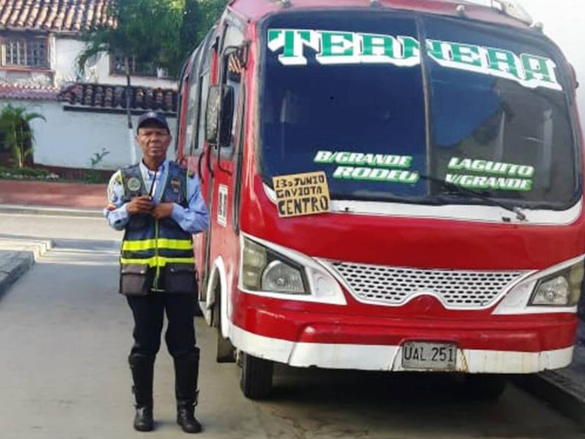 Sancionan a conductor que se subió a andén de avenida Santander