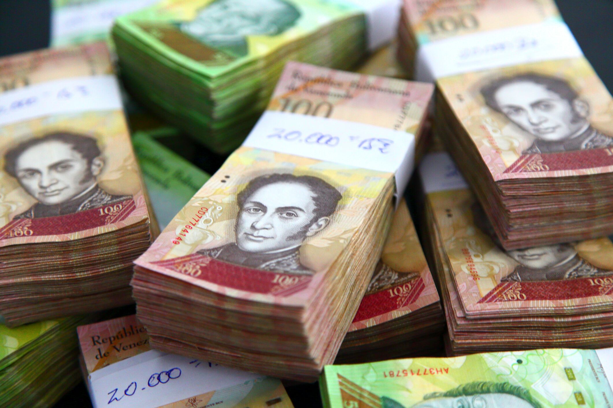 Imagen de referencia dinero en Venezuela. Foto Getty Images