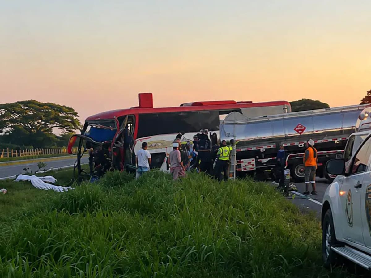 Choque entre bus y camión cisterna dejó tres muertos en la Troncal de Oriente en Magdalena