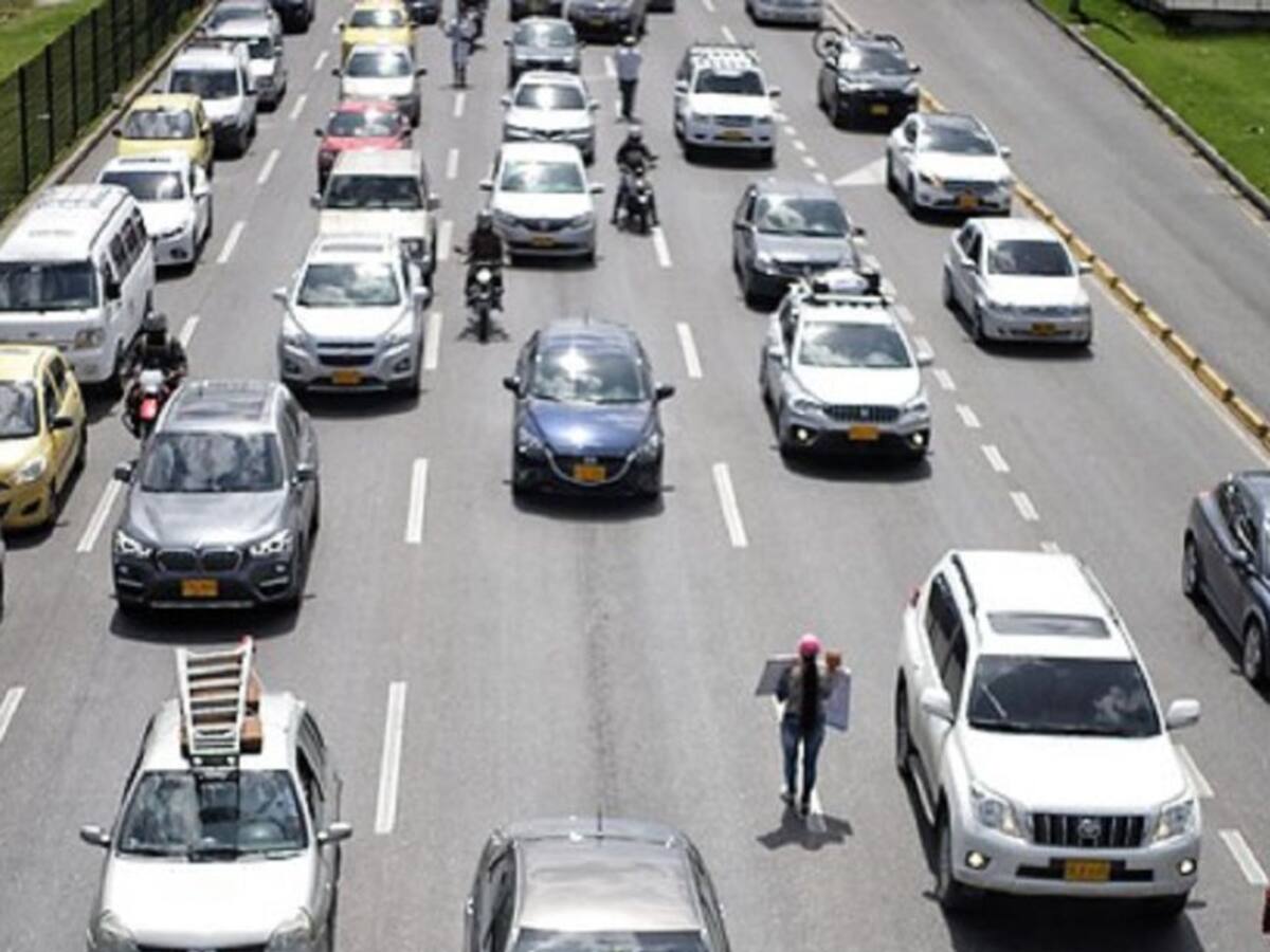 Se necesita renovar parque automotor y pico y placa por edad del vehículo