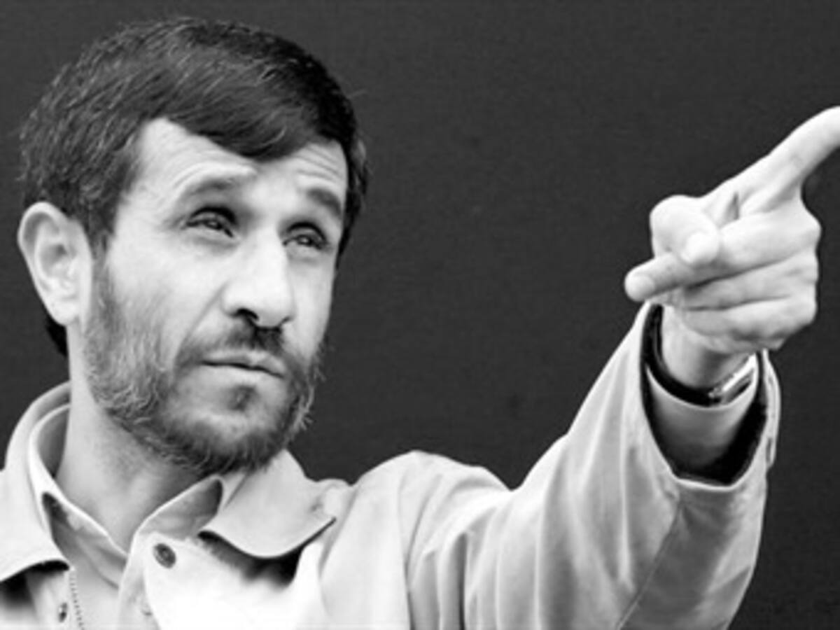 Ahmadineyad le advierte a Occidente que la relación ha cambiado y avisa a Obama