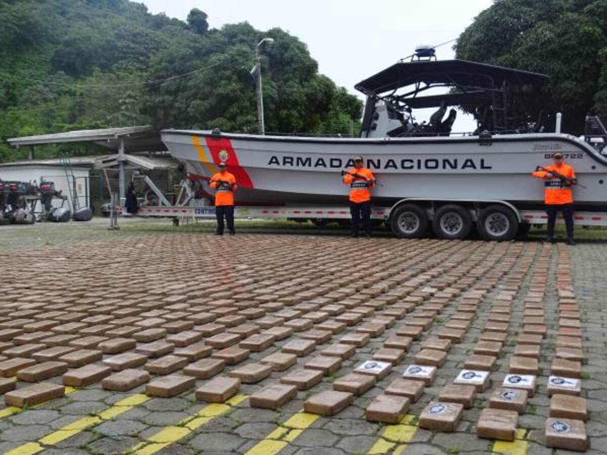 Armada incautó cerca de una tonelada de cocaína del Clan Úsuga