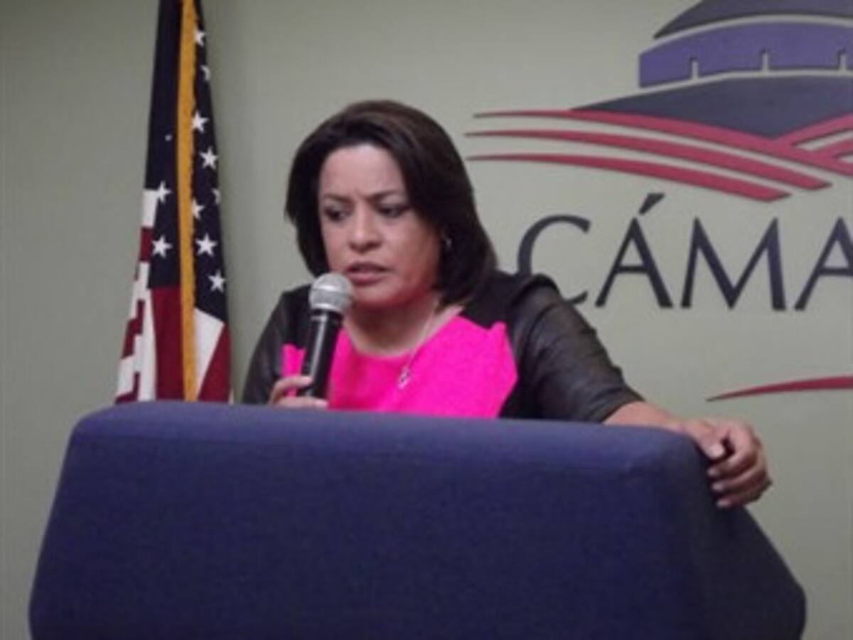 A legisladora puertorriqueña no le alcanza el sueldo de 73.000 dólares por año