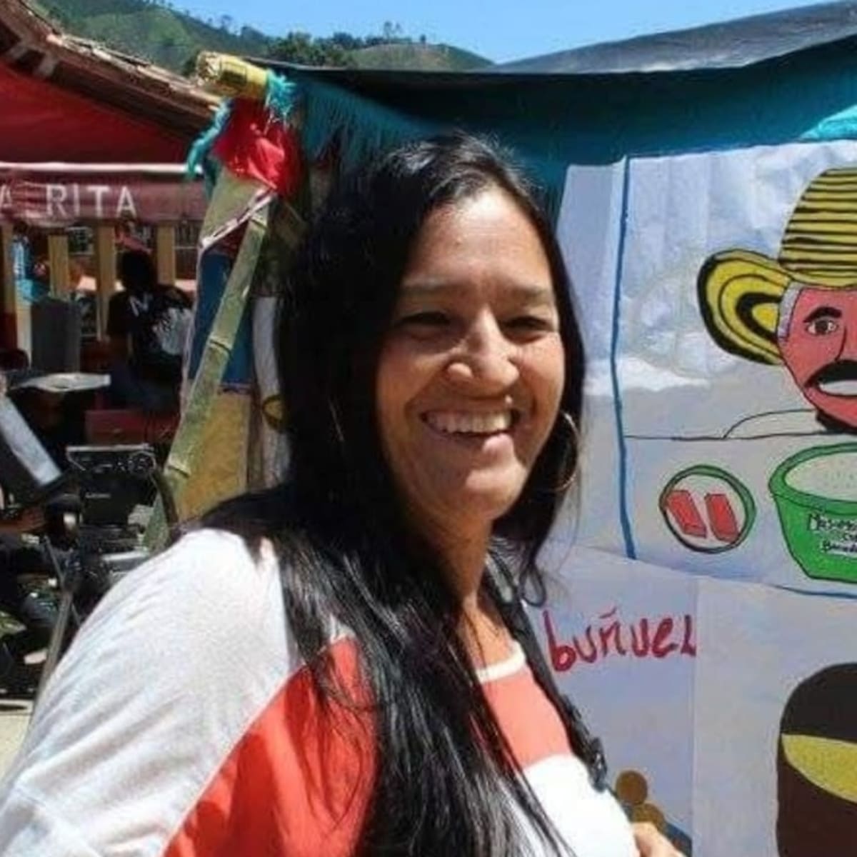 En Andes, atacaron a tiros a una profesora dentro de un bus escalera y posteriormente murió