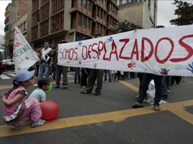 Cerca de 18.000 menores son víctimas del desplazamiento forzado en Colombia. Foto: EFE/Archivo