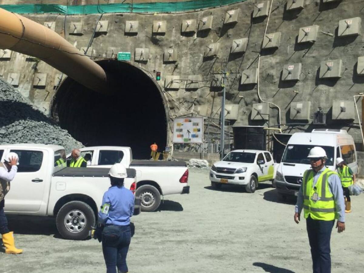 Antioquia se comprometió a solucionar el retraso del Túnel del Toyo